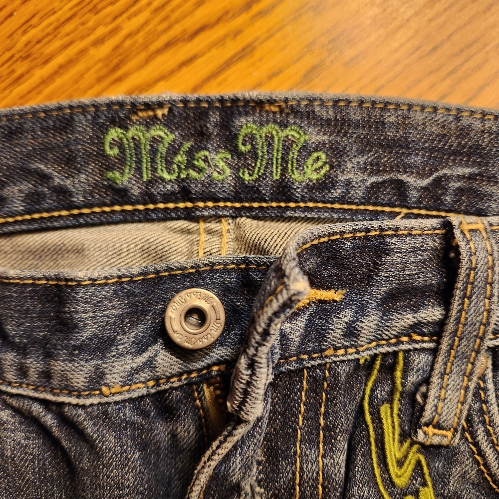 Miss Me Emboidered Jeans